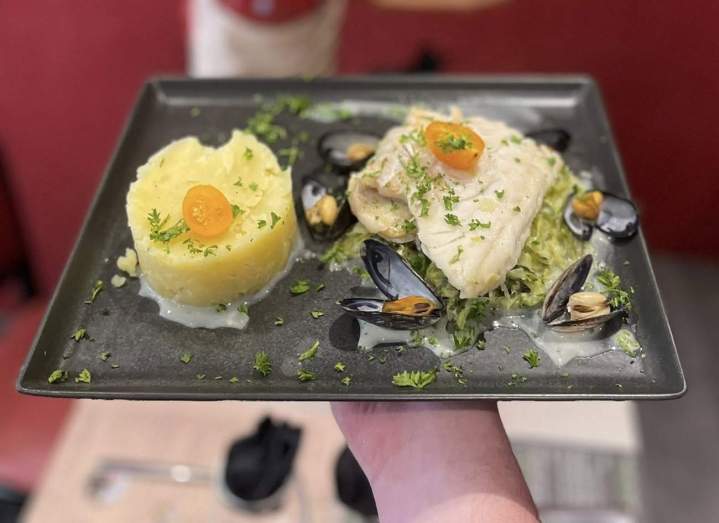 Filet de julienne sur fondue de poireaux Le Calvados Dieppe